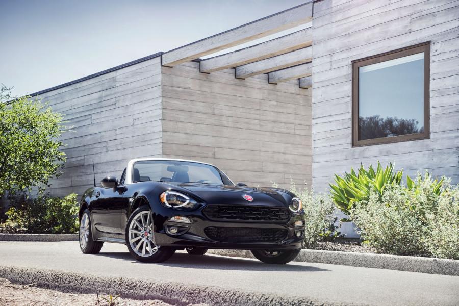  Fiat 124 Spider 2016 года  (US) (фото 9 из 36)